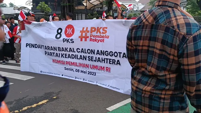 artai Keadilan Sejahtera (PKS) mendaftarkan Bakal Calon Anggota Dewan Perwakilan Rakyat (DPR) dan Dewan Perwakilan Rakyat DAerah (DPRD) ke Komisi Pemilihan Umum (KPU),  Senin (8/5/2023).