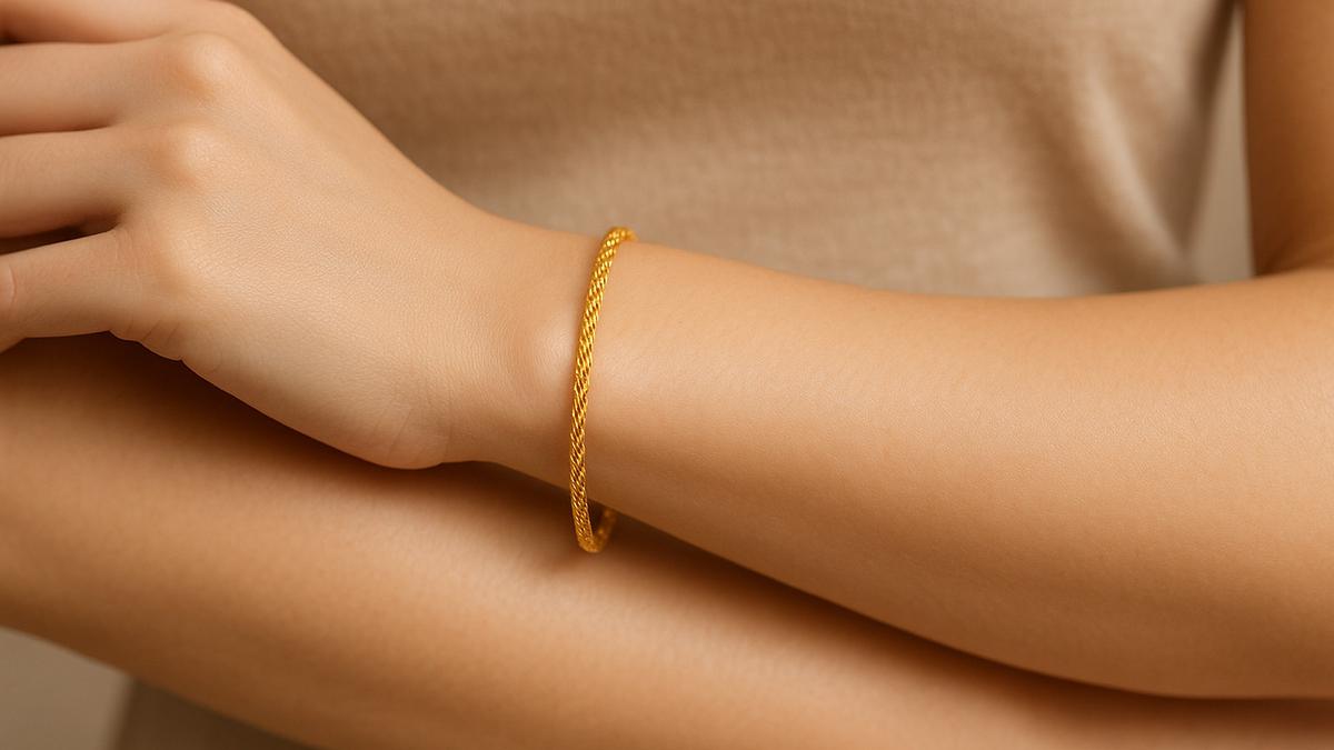7 Rekomendasi Gelang Emas 24 Karat Tipis yang Elegan, Minimalis tapi Mewah