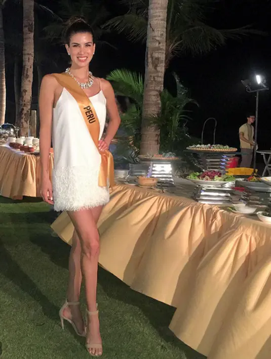 Maju sebagai finalis Miss Grand International 2017, sebelumnya Maria Jose dipercaya menjadi Miss Peru 2017. Mahkota kemenanga pun disematkan oleh Ariska Pertiwi, selaku pemenang di tahun sebelumnya yang berasal dari Indonesia. (Instagram/mariajoseloral)