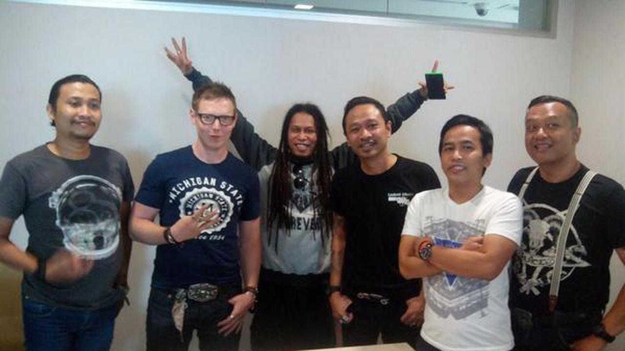 Gitaris Arkarna Puji Suara Vokalis Superglad