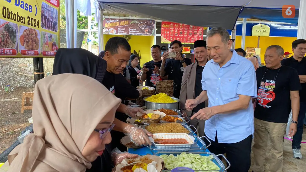 M Jusuf Hamka saat mengahdiri peluncuran cabang ke-24 nasi kuning Babah Alun di Cibadak, Kabupaten Sukabumi (Liputan6.com/Fira Syahrin).