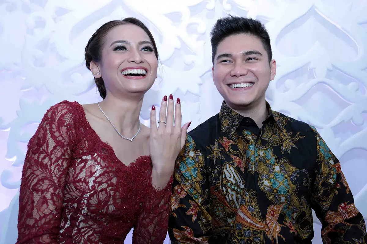 [Bintang] Acha Septriasa dan Vicky Kharisma