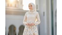 7 Tren Model Gamis Batik Brokat Ivory Terbaru untuk Ramadan 2026, Warna Soft yang Elegan