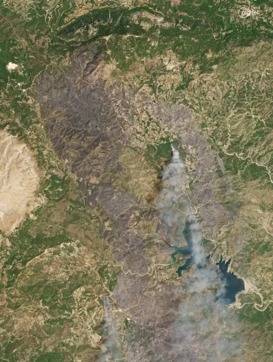 Gambar-gambar tersebut diambil pada tanggal 20, 22, dan 23 Juli, menurut Planet Labs. (Planet Labs PBC / AFP)
