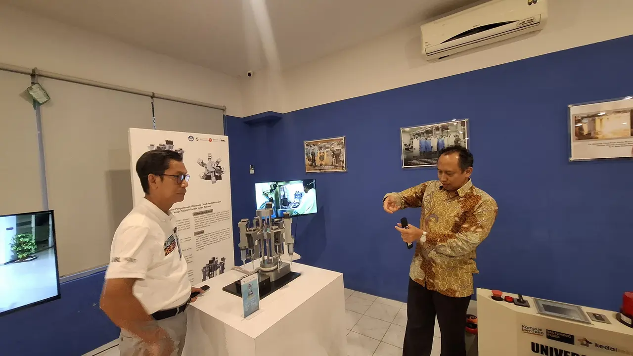 Hasil inovasi Dosen dan mahasiswa UBL berupa Mesin pengemasan otomatis obat radiofarmaka. Foto : (Istimewa).