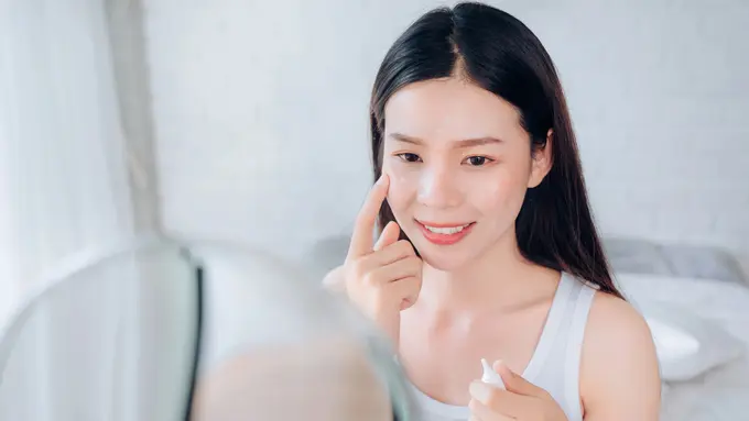 Bye Whitecast! Begini Trik Mengaplikasikan Tone Up Sunscreen yang Tepat agar Penampilan Makin Flawless