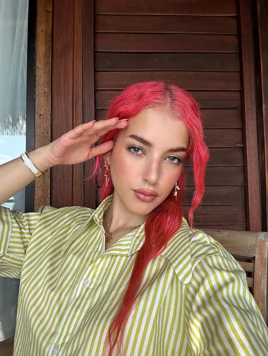 Beberapa di antaranya, netizen menjuluki Tasya Farasya tak lagi mirip Princess Ariel, namun Katy Perry. Foto: Instagram.