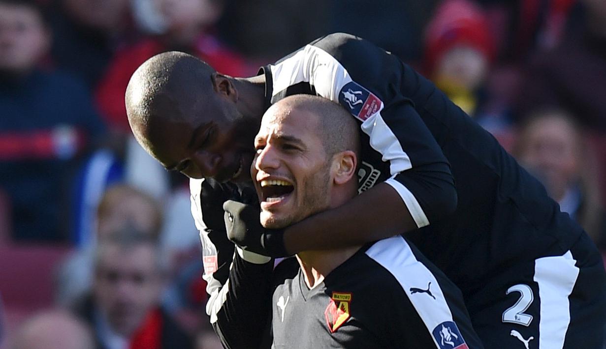Pemain Watford, Adlène Guédioura, merayakan gol yang dicetaknya ke gawang Arsenal pada putaran keenam Piala FA di Stadion Emirates, London, Minggu (13/3/2016). (Action Images via Reuters/Tony O'Brien)