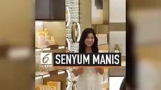 Usai pengumuman perceraian, pasangan yang dijuluki Song Song Couple ini mulai tampil perdana di hadapan publik. Keduanya pun sudah menampilkan senyuman manis mereka.