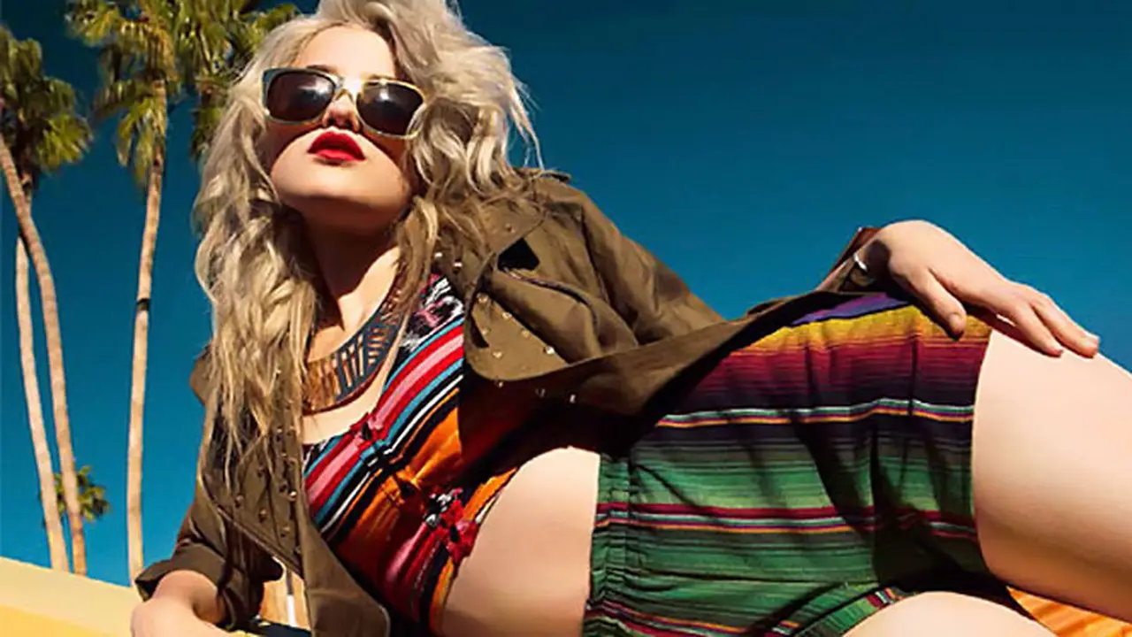 sky-ferreira-131018b.jpg