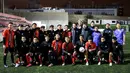 Pemain Korea-Korea Selecao berkesempatan untuk melakukan latihan di lapangan milik Victoria Clube de Lisboa pada hari keempat, Minggu (24/11) dalam program pemusatan latihan mereka di Portugal. Kali ini latihan digelar pada malam hari dengan hawa yang lebih dingin dari hari-hari sebelumnya. (Bola.com/Bagaskara Lazuardi)