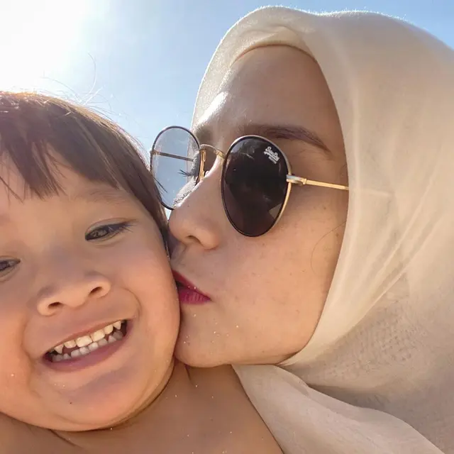 Zaskia Adya Mecca dan Bhre Kata Bramantyo. (Foto: Instagram @zaskiadyamecca)