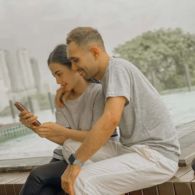 6 Potret Terbaru Enji Eks Suami Ayu Ting Ting, Kini Bahagia dengan Keluarga Baru
