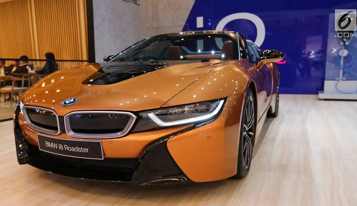 BMW i8 внутри снаружи