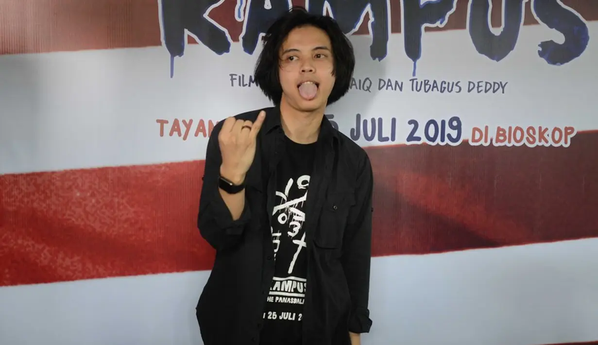 Bisma Karisma memang selalu tampil simpel alias enggak ribet. Begitu juga saat dirinya sedang menghadiri jumpa media untuk film terbarunya 'Koboy Kampus' yang disutradarai oleh Pidi Baiq. (Kapanlagi.com/Bayu Herdianto)