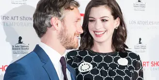 Diam-diam aktris hollywood Anne Hathaway melahirkan seorang bayi laki-laki pada tanggal 24 Maret 2016. (AFP/Bintang.com)