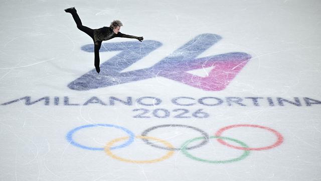 Foto: Penampilan Memukau Ilia Malinin, Lakukan Back Flip di Atas Arena Es Olimpiade Musim Dingin Milano Cortina 2026