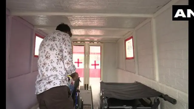 Fasilitas Layanan Ambulans Terapung di Danau Dal