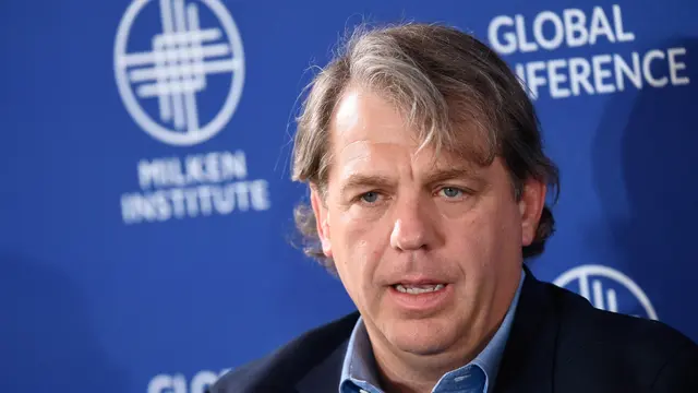 Todd Boehly, co-founder, chairman dan CEO Eldridge, berbicara selama Konferensi Global Milken Institute pada 2 Mei 2022 di Beverly Hills, California, AS. (Patrick T. FALLON/AFP)