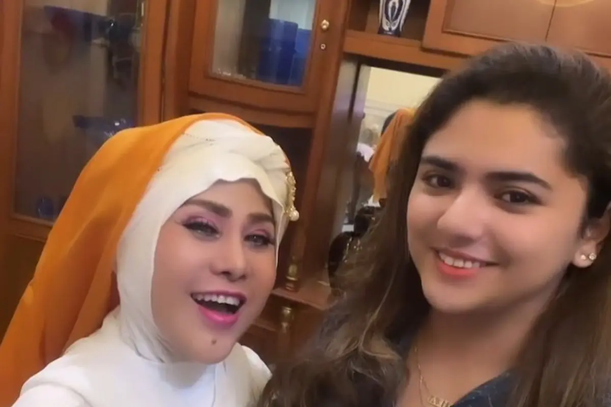 Kebersamaan Syelfa Alhamid Cucu Elvy Sukaesih yang Baru Saja Berulang Tahun, Didoakan Agar Segera Dapat Jodoh