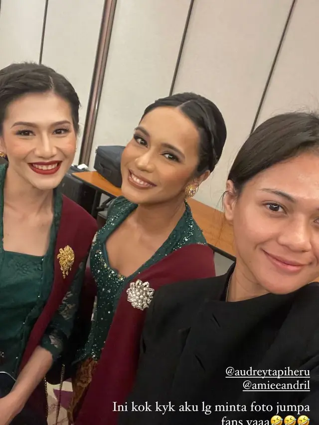 Audrey Tapiheru Jadi Bridesmaid Nino RAN.