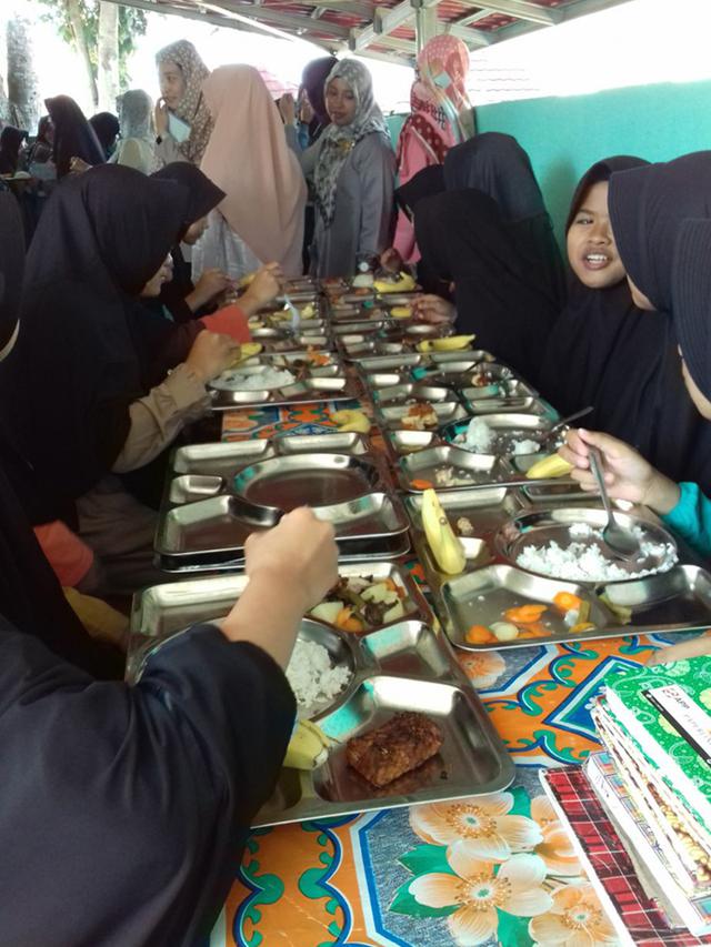 Tingkatkan Gizi Seimbang Anak Ajinomoto Gelar School Lunch Project Di Pondok Pesantren Health Liputan6 Com