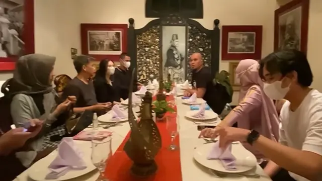 6 Momen Mulan Jameela Buka Puasa Bareng Mantan Suami, Ditemani Ahmad Dhani