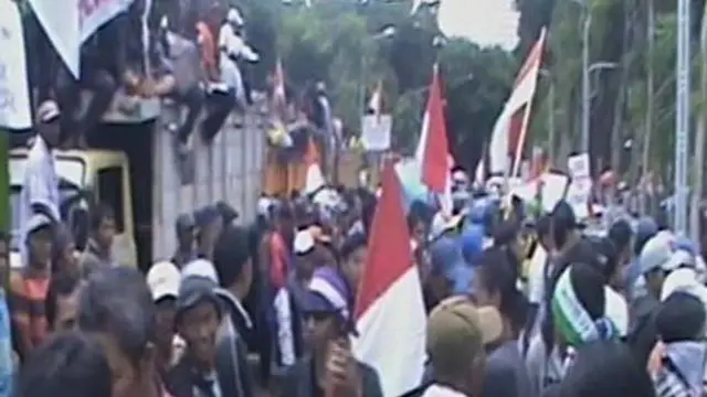 Ribuan Warga Pinggir Rel Surabaya Demo Tolak Penggusuran
