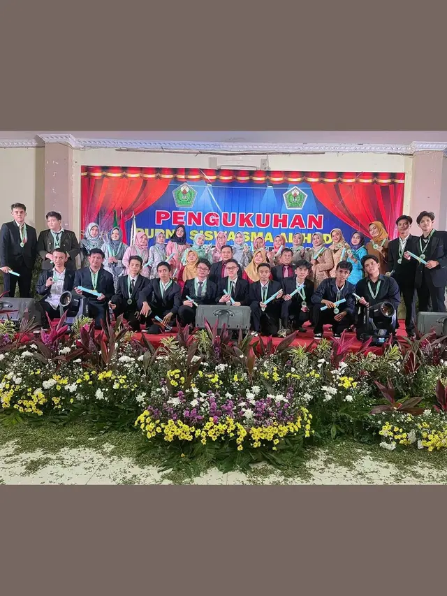 6 Momen Kelulusan Putri DA 4 dari SMA, Penuh Bahagia