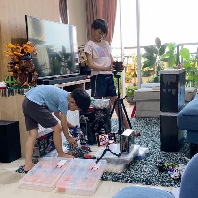 Apartemen Ernest Prakasa