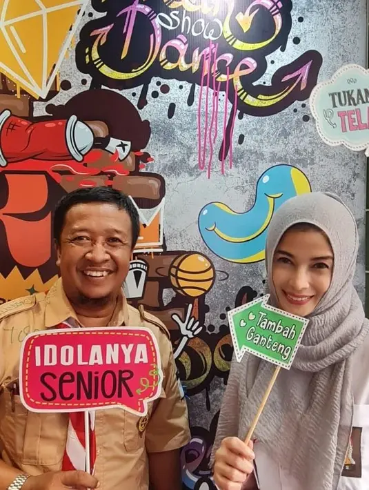 "Bnr yaa kt org2 masa SmA itu masa yg Paling2," tulis Jihan sebagai keterangan foto yang dibuat slideshow yang diunggah 13 Maret. [Instagram/jihanfahirareal]
