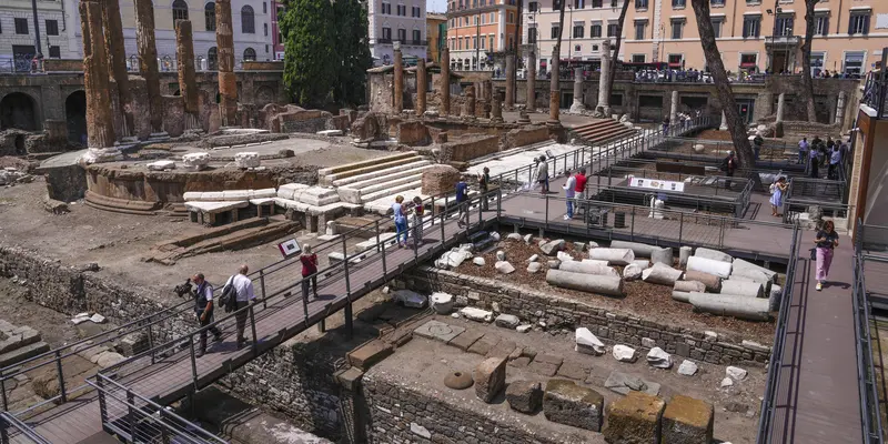 Reruntuhan Romawi Tempat Kaisar Ditikam Dibuka untuk Wisatawan