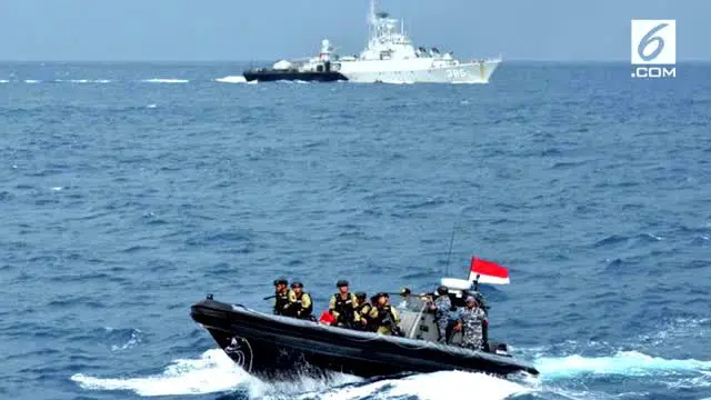 Armada Indonesia juga bertugas memastikan tidak ada tumpahan minyak yang masuk ke perairan Indonesia.