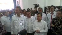 Jusuf Kalla (JK) ditemani Gubernur Jawa Tengah Ganjar Pranowo