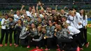 Bagi timnas sepak bola putri Jerman, ini adalah medali emas perdana di Olimpiade. Sebelumnya mereka hanya meraih medali perunggu pada Olimpiade 2000, 2004, dan 2008. (AFP/Vanderlei Almeida) 