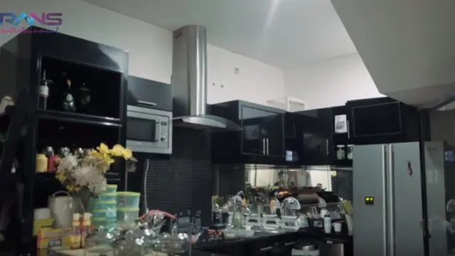 Potret Rumah Mewah Soimah di Jakarta (sumber: YouTube/RansEntertainment)