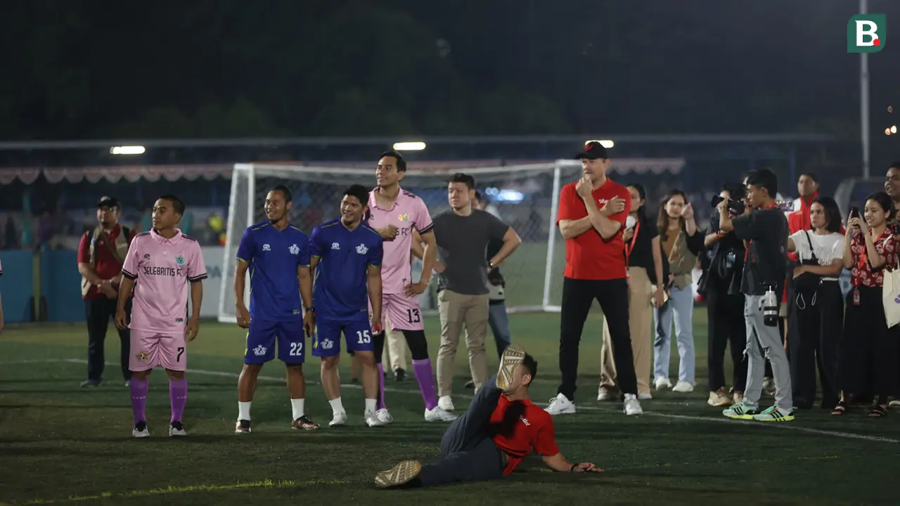 Raffi Ahmad - Fun Football Bersama Legenda Manchester United Peter Schmeichel