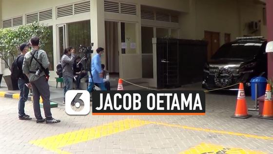 VIDEO: Jenazah Pendiri Kompas Gramedia akan Dimakamkan di TMP Kalibata