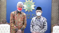 Gubernur Jawa Tengah Ganjar Pranowo bersilaturahmi ke Pimpinan Pusat (PP) Muhammadiyah di Jalan Cik Di Tiro, Gondokusuman, Yogyakarta, Kamis (5/5/2022).