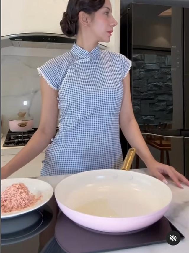 6 Potret Terbaru Kirana Larasati Usai Rhinoplasty, Akui untuk Estetika