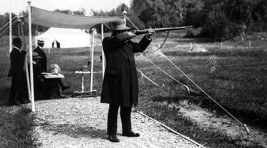 Pada masa lalu ternyata ada beberapa cabang olahraga yang terlihat aneh jika dilihat menurut pemahaman sekarang.