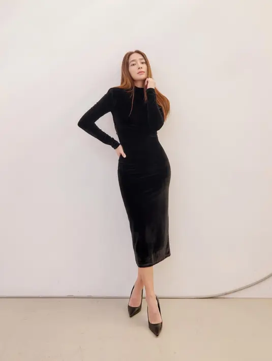 <p>Penampilan Lee Min Jung usai melahirkan pun jadi sorotan. Tubuhnya tampak ideal meski belum genap dua bulan melahirkan. (Foto: Instagram/ 216jung)</p>