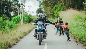 Touring ke Sumba, Komunitas Ini Bawa Misi Kemanusian