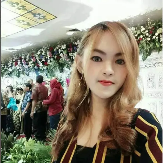 6 Potret Terbaru Artis Cilik Febriana Sapta Kini Lepas Hijab, Bikin Pangling