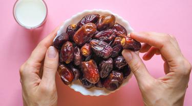 6 Manfaat Buka Puasa dengan Kurma (Stanislav71/Shutterstock)