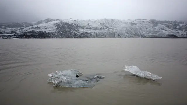 20151016-Gletser Solheimajokull di Islandia Mencair Sepanjang 1 Km