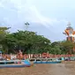 Wisata Susur Sungai Martapura menggunakan kelotok jadi alternatif di Kota Banjarmasin, salah satu layanan dengan tujuan Kampung Hijau, Kota Banjarmasin Kalimantan Selatan. Liputan6.com/Aslam Mahfuz