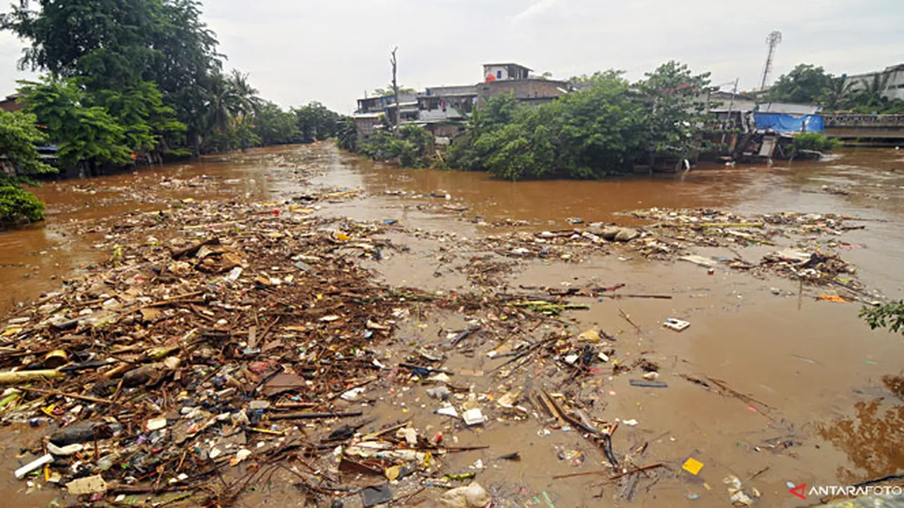 banjir-sampah21124b.jpg