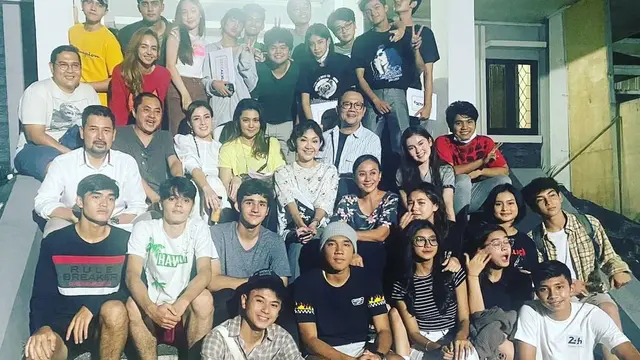 Momen Perpisahan Pemain Sinetron Dari Jendela SMP