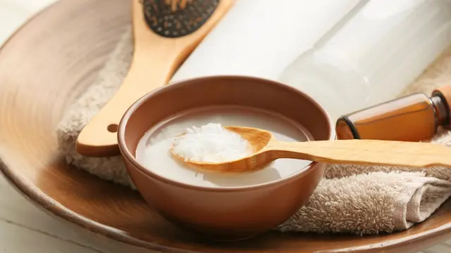 13 Tips Perawatan Rambut Rusak yang Praktis Dilakukan, Nggak Perlu ke Salon Cukup di Rumah Aja